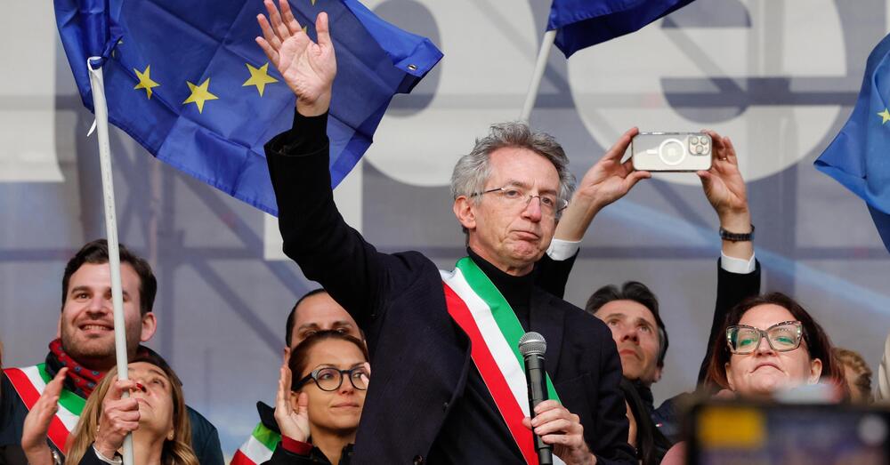 Caos al San Carlo, il magistrato Maresca sbotta contro il sindaco Manfredi: &ldquo;Sacrifica il teatro per coprire chi? Vuole giocare sulla pelle dei napoletani e mangiarsi la citt&agrave;?&rdquo; E perch&eacute; non si presenta per la scelta del Sovrintendente? 