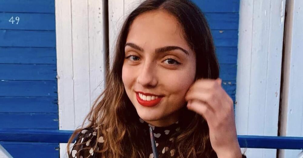 La morte di Simona Cin&agrave; &egrave; un omicidio? LA VERIT&Agrave; DI ROBERTA BRUZZONE: &ldquo;L&rsquo;invito alla festa conteneva una frase inquietante: suggeriva di portare un costume nel caso in cui qualcuno cadesse in piscina&rdquo;. Un macabro presagio o c&rsquo;&egrave; qualcosa di pi&ugrave;? 