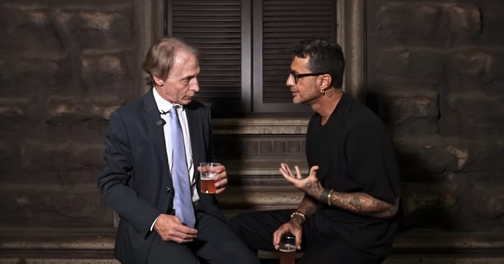 Caso Gintoneria, Falsissimo alcolico (a pagamento) sotto casa di Lacerenza. Corona intervista Davide e Clotilde, molesta l&#039;avvocato Fusetti, si risponde da solo e litiga coi passanti. Lo sciabolatore smetter&agrave; con la droga? Quanto gli resta da scontare?