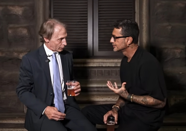 Caso Gintoneria, Falsissimo alcolico (a pagamento) sotto casa di Lacerenza. Corona intervista Davide e Clotilde, molesta l&#039;avvocato Fusetti, si risponde da solo e litiga coi passanti. Lo sciabolatore smetter&agrave; con la droga? Quanto gli resta da scontare?