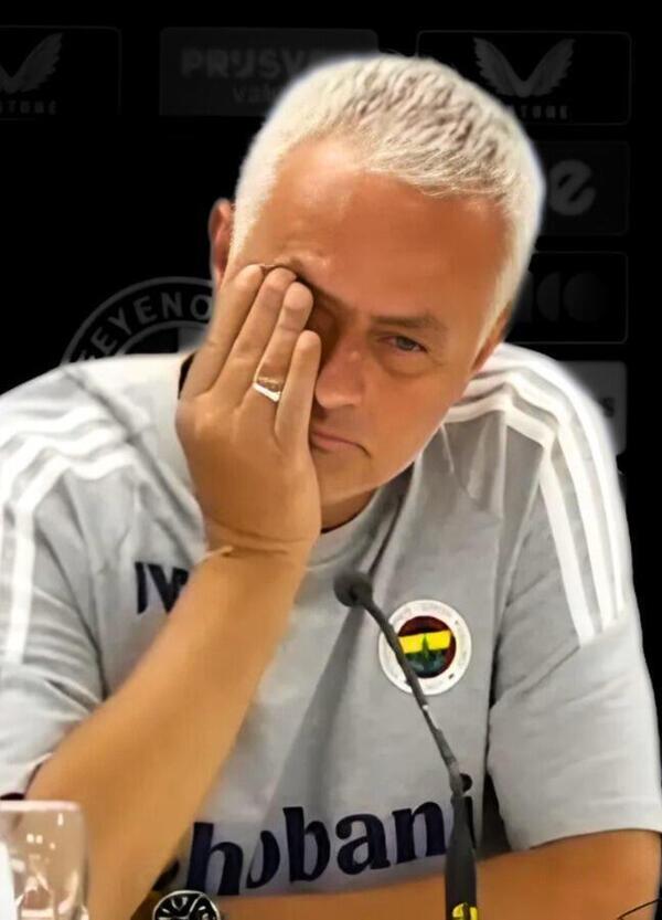 HA FATTO PIANGERE MOURINHO. &Egrave; morto Jorge Costa, ma perch&eacute;? Ecco chi era e cosa ha avuto il mitico capitano del Porto