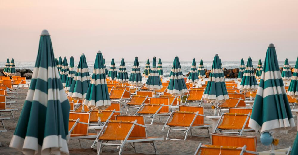 TURISMO IMPAZZITO O CONSAPEVOLE? Toscana flop, Rimini cresce ma gli alberghi soffrono. E il boom non &egrave; al mare ma nell&rsquo;entroterra con gli agriturismi&hellip;