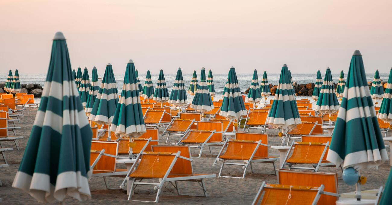 TURISMO IMPAZZITO O CONSAPEVOLE? Toscana flop, Rimini cresce ma gli alberghi soffrono. E il boom non &egrave; al mare ma nell&rsquo;entroterra con gli agriturismi&hellip;