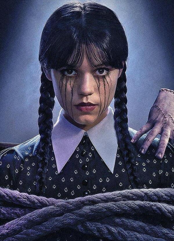 Abbiamo visto Mercoled&igrave; 2 (Parte uno) di Tim Burton con Jenna Ortega su Netflix, ma com&rsquo;&egrave;? 