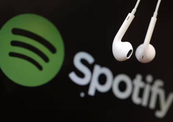 Spotify alza l&rsquo;abbonamento e lo pagate? Siete COGLIO*I! Altro che boicottaggio per gli investimenti in armi di Daniel Ek. E i musicisti muti&hellip;