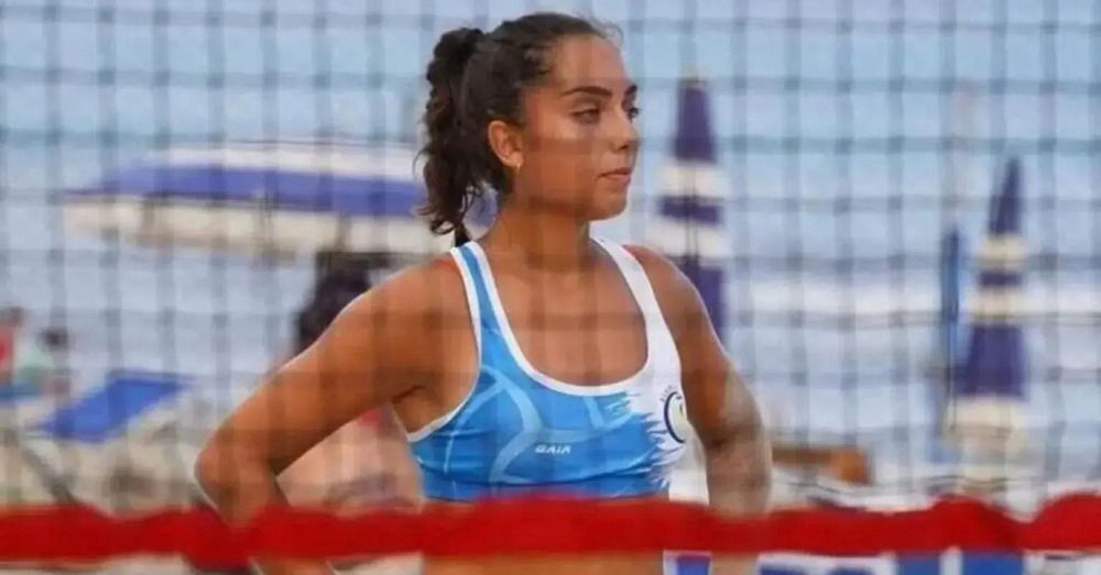 LA PISTA DELLA DROGA per la morte di Simona Cin&agrave; secondo Roberto Alessi: &ldquo;Ecco perch&eacute; il messaggio &lsquo;vi terremo idratati&rsquo; pu&ograve; essere un riferimento all&rsquo;assunzione di ecstasy&rdquo;. E sbotta contro le famiglie degli invitati: &ldquo;Impressionante omert&agrave;&rdquo;