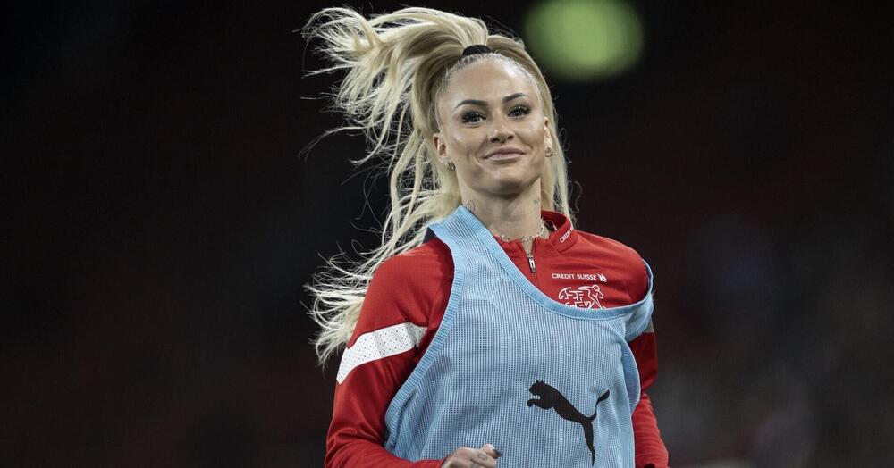 Alisha Lehmann via dalla Juve (verso dove?) coi suoi milioni di follower. Ma ve lo sareste aspettati che a Torino avrebbe fatto meno peggio del suo fidanzato (o ex) Douglas Luiz?