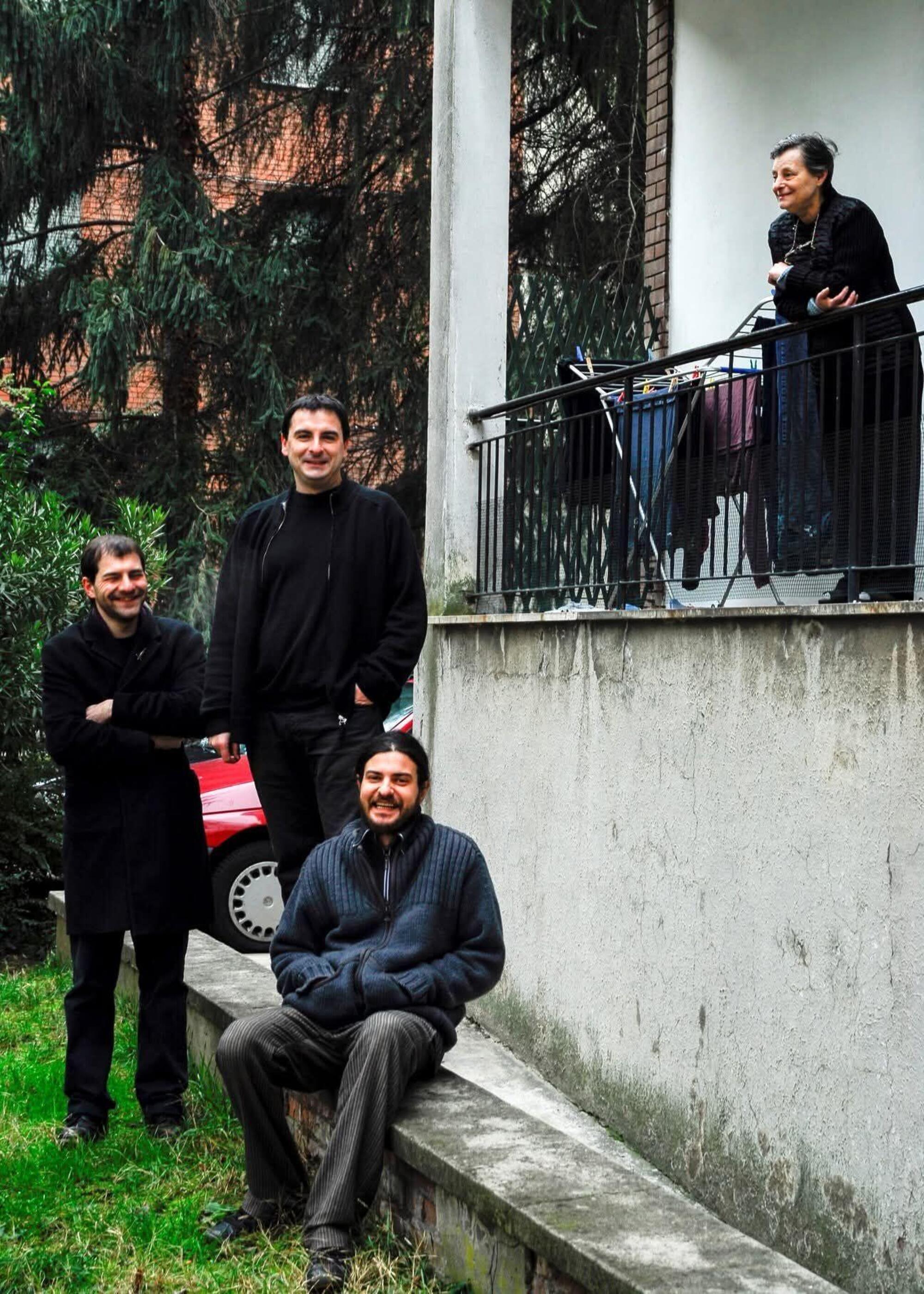 La casa popolare dove è cresciuto Max Collini a Reggio Emilia