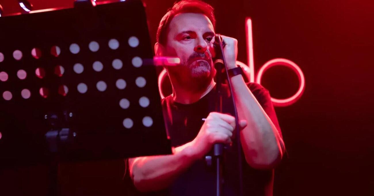 Se la Gen Z vuol capire perch&eacute; &egrave; messa cos&igrave; (male?) DEVE ASCOLTARE GLI OFFLAGA DISCO PAX! Cosa ci ha lasciato il concerto? Il valore del collettivo, del tempo e delle parole dei genitori...