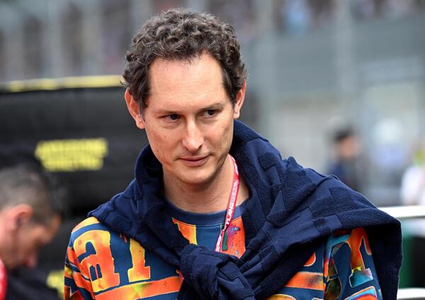 John Elkann si d&agrave; alla musica rock per pagare i debiti col fisco? I 700 milioni di fondo estero dell&#039;eredit&agrave; Agnelli Il patrimonio estero alle Cayman e il fondo dei misteri in Delaware gli basteranno?