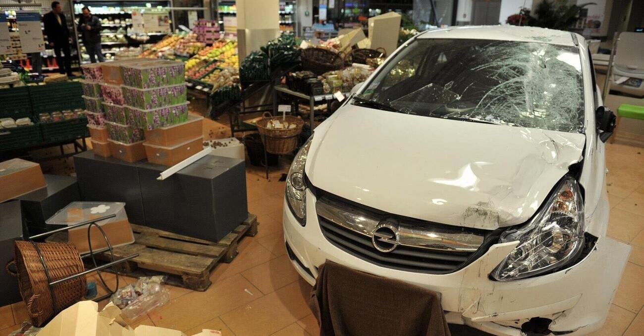 MA CHI GLIEL&#039;HA DATA? &Egrave; ora di fermare i vecchi in auto? L&#039;idea sul rinnovo patente anziani di Salvini. E gli incidenti...