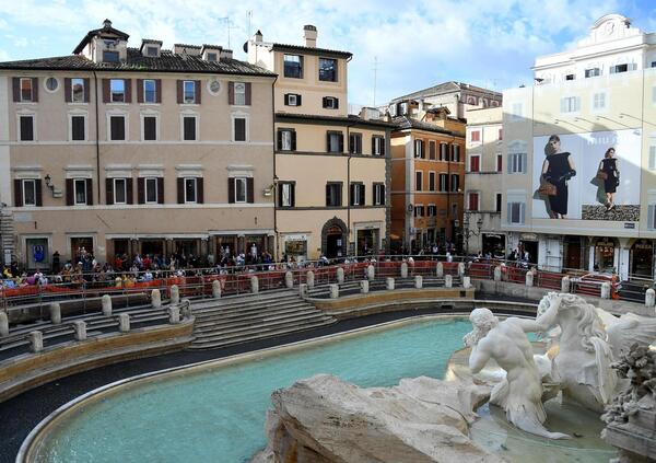 TURISMO DA LADRI. Prezzi folli in vacanza? In estate anche i borseggiatori fanno affari: tra furti di Rolex e borse e recensioni negative, ecco il maxi bottino che fa scappare i turisti