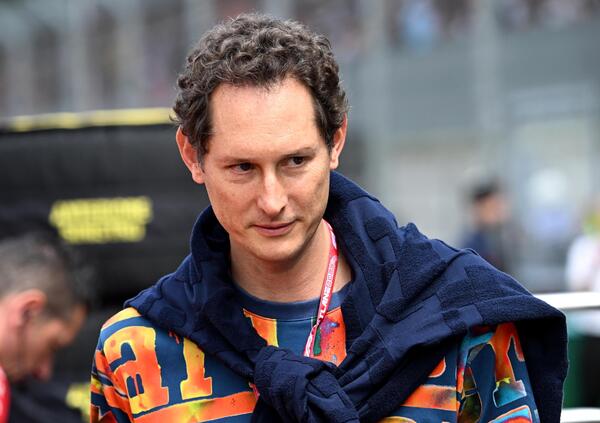 DYNASTY DELLA CENSURA? Mario Giordano contro i potenti: ma c&rsquo;&egrave; qualcuno tra Elkann, Benetton, De Benedetti e Del Vecchio che l&#039;ha denunciato per il libro?