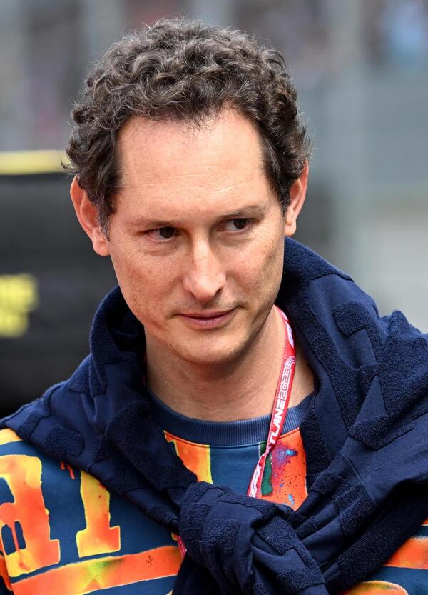 DYNASTY DELLA CENSURA? Mario Giordano contro i potenti: ma c&rsquo;&egrave; qualcuno tra Elkann, Benetton, De Benedetti e Del Vecchio che l&#039;ha denunciato per il libro?