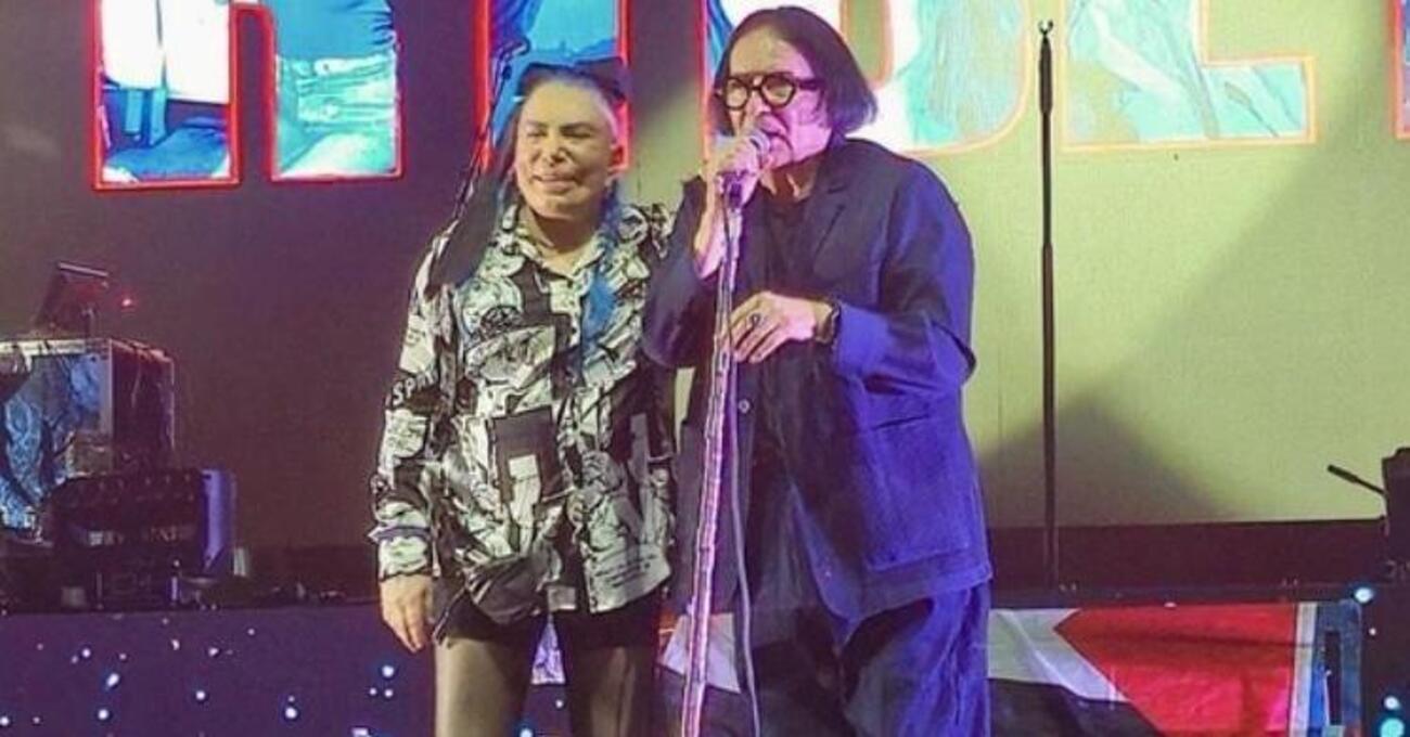 &quot;SEI UN MITO&quot;! Renato Zero e Loredana Bert&egrave; sul palco di La Spezia sono l&#039;immagine pi&ugrave; bella che vedrete quest&#039;estate. Altro che tormentoni estivi [VIDEO]