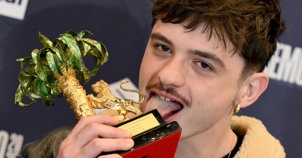 LE BOMBE DI SCANZI SUL CASO OLLY balorda tavolata: &ldquo;Gli indignati hanno la stessa attivit&agrave; sessuale dei bradipi in coma&rdquo;. Ma le canzoni del vincitore di Sanremo? &ldquo;Non &egrave; il peggiore. E questo la dice lunga sulla musica in Italia&rdquo;