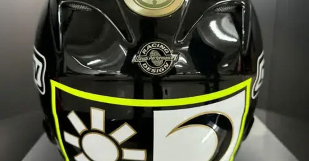 Ricordate l&rsquo;Excalibur di Valentino Rossi? Il casco della tristezza &egrave; all&rsquo;asta. Ecco quanto bisogner&agrave; sborsare per averlo