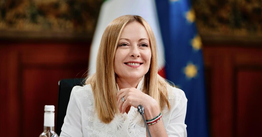 ROMA FA SCHIFO? E il caos turismo? Rocca (Fdi) a MOW: &ldquo;Furti, rapine e aggressioni ai turisti. I prezzi delle spiagge colpa di Giorgia Meloni? Non &egrave; un regime, non decide il Governo, ma il Pd di Schlein...&rdquo;. E su Gassman e la droga nella Capitale...