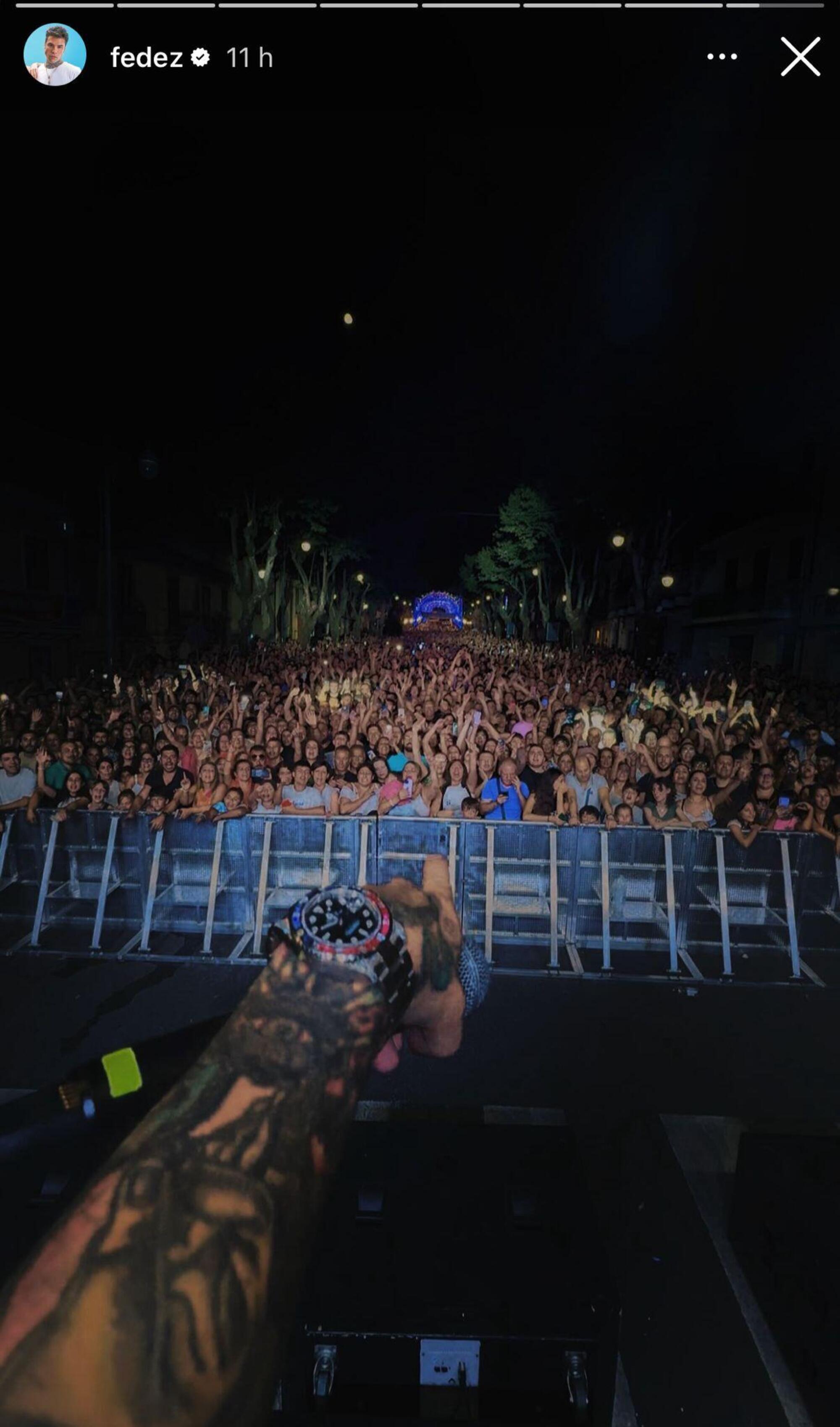 Le storie di Fedez sul palco