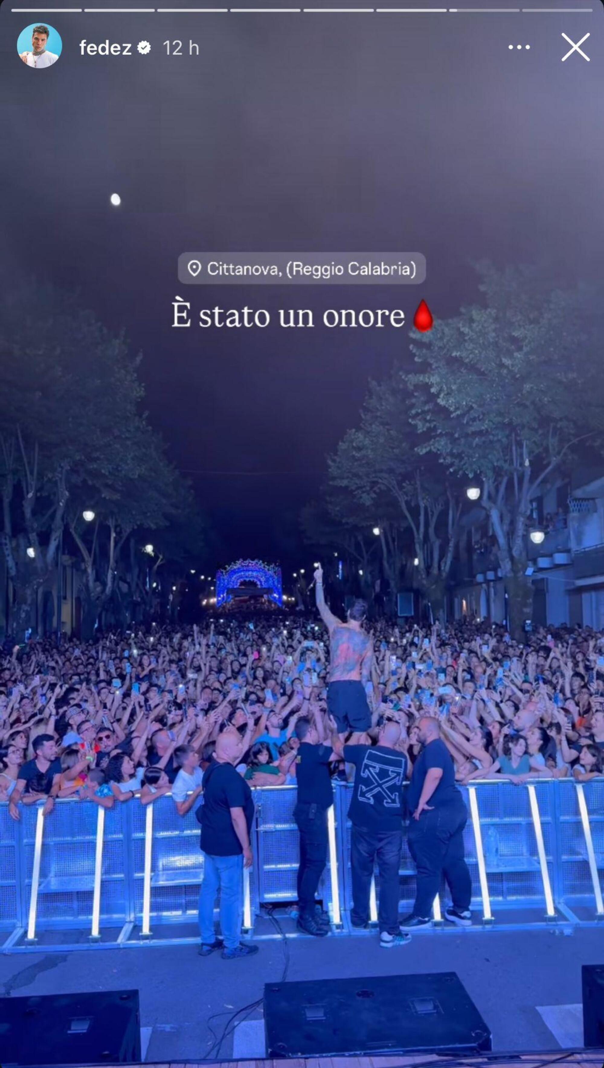 Le storie di Fedez sul palco