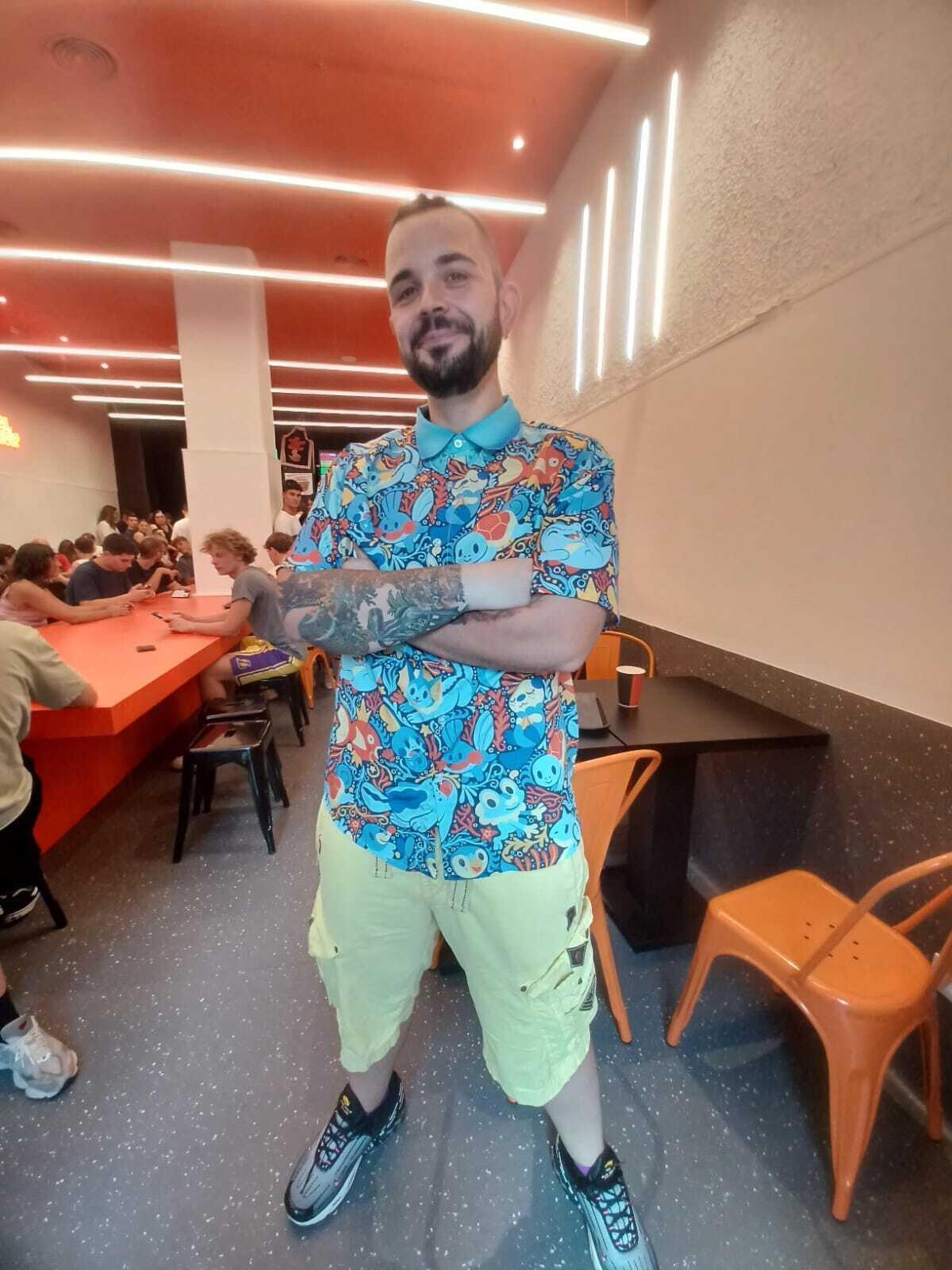 Cicciogamer89 nel suo locale