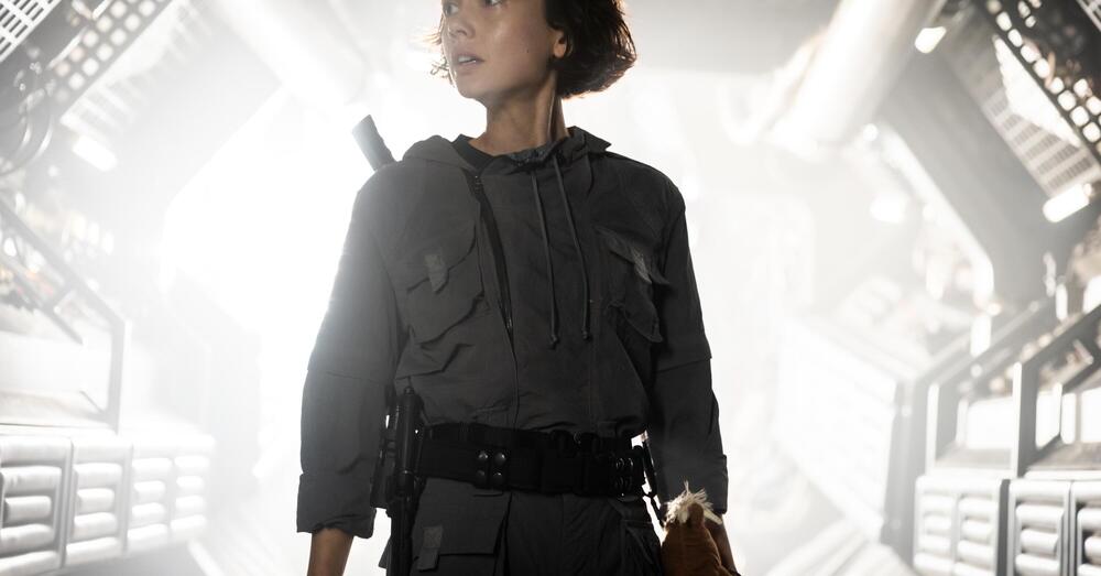 Abbiamo visto &quot;Alien: Pianeta Terra&quot; su Disney+, ma davvero &egrave; la serie dell&#039;anno? Per gli amanti della fantascienza, s&igrave;, perch&eacute;...