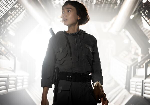 Abbiamo visto &quot;Alien: Pianeta Terra&quot; su Disney+, ma davvero &egrave; la serie dell&#039;anno? Per gli amanti della fantascienza, s&igrave;, perch&eacute;...