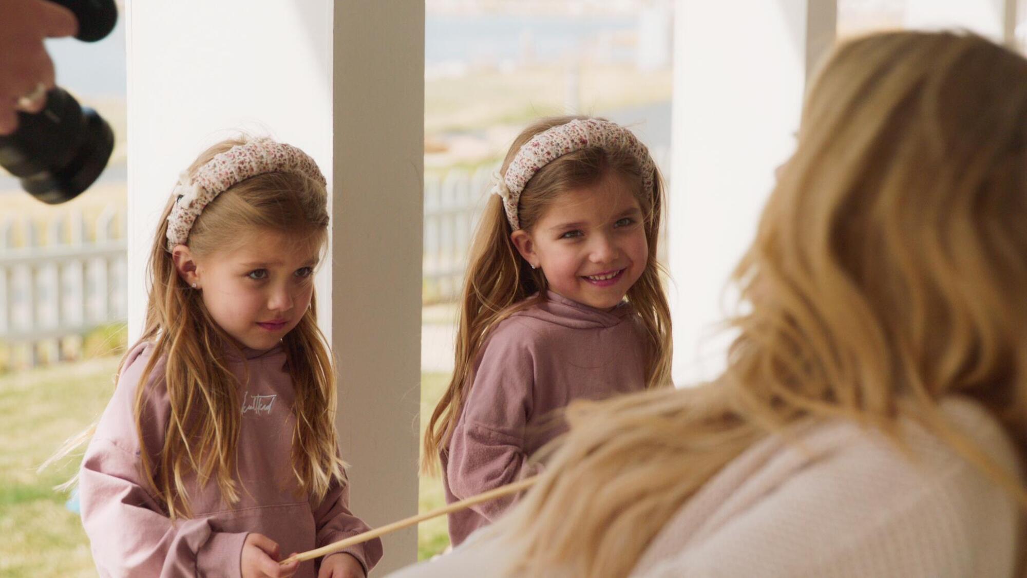 Nati per i social: la vita reale dei baby influencer