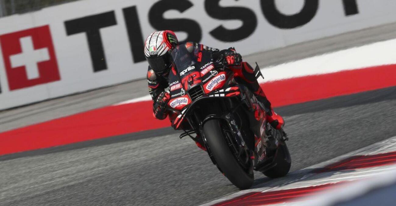 La senti la bezzecchitudine? Il crash di Marc Marquez, la pole dalla Q1 del Bez (che ringrazia Bagnaia e Valentino Rossi) e il cielo &ldquo;nero&rdquo; sopra il Red Bull Ring