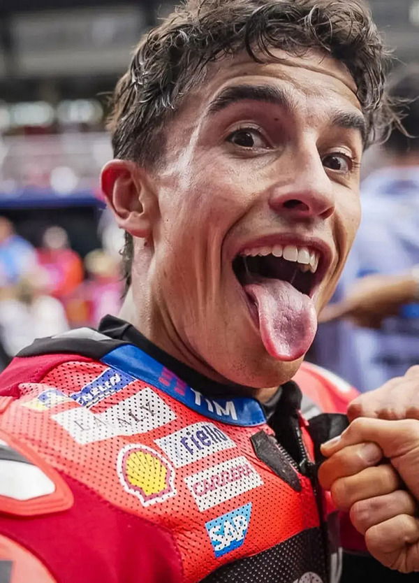 Il GP d&rsquo;Austria come la grigliata di Ferragosto di casa Marc Marquez: Bezzecchi resiste eroico ma poi si scotta, Aldeguer impara dal maestro, Bagnaia divorato da una crisi nera