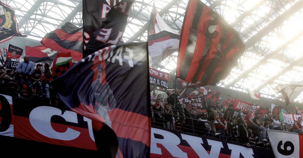 Milan contro ultras, GUERRA INFINITA. Vietati gli striscioni dell&rsquo;Old Clan a San Siro: &ldquo;Siamo su Scherzi a parte&rdquo;. La Sud chiama a raccolta i suoi per protestare. E &ldquo;Pacio&rdquo; attacca: &ldquo;Espulso dopo 26 anni&hellip;&rdquo;