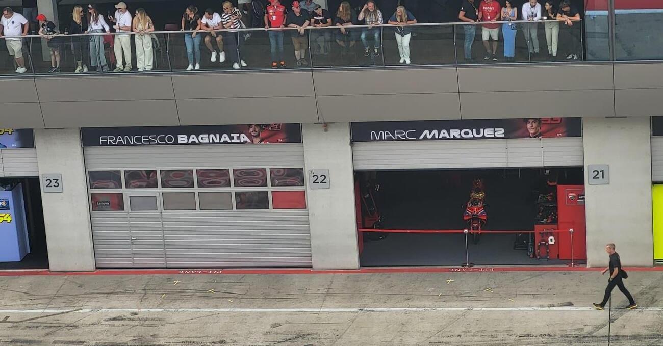 Ducati: una saracinesca su e l&rsquo;altra gi&ugrave; come un sipario ormai calato? Marc Marquez ride, Pecco Bagnaia chiede spiegazioni e Gigi Dall&rsquo;Igna replica freddo