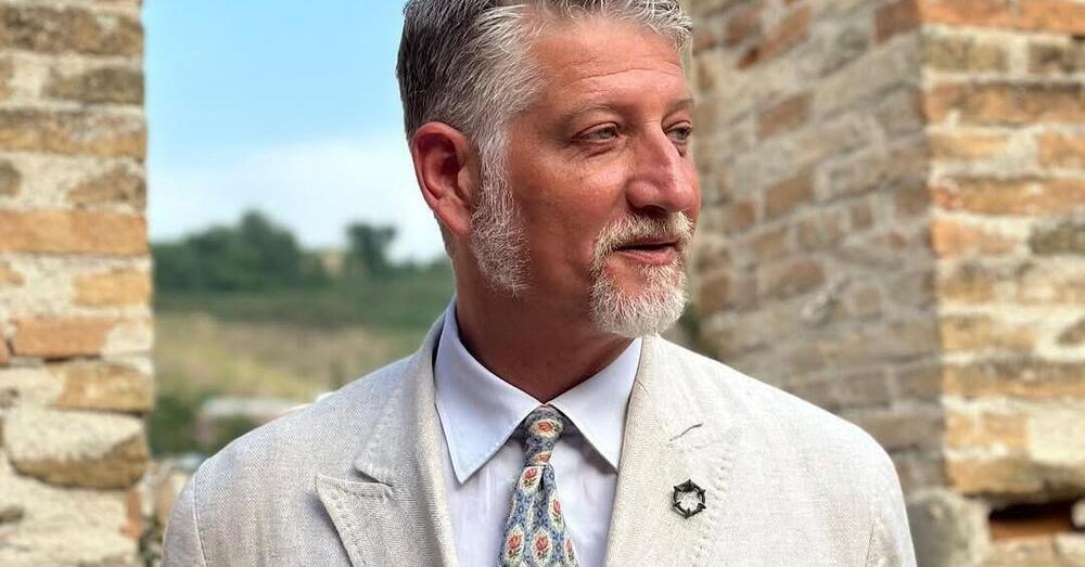 Ma l&rsquo;avete vista la &ldquo;MISTERIOSA&rdquo; SPILLA indossata dal ministro Alessandro Giuli? Un simbolo pagano, chiamato &quot;anellone a nodi dei Piceni&quot;, di fertilit&agrave;. Ma anche di femminilit&agrave;...