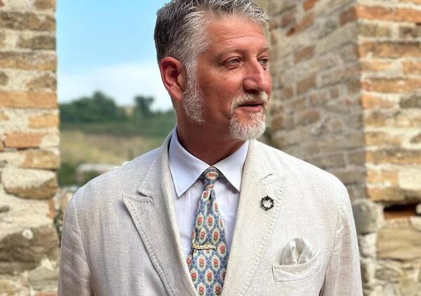 Ma l&rsquo;avete vista la &ldquo;MISTERIOSA&rdquo; SPILLA indossata dal ministro Alessandro Giuli? Un simbolo pagano, chiamato &quot;anellone a nodi dei Piceni&quot;, di fertilit&agrave;. Ma anche di femminilit&agrave;...