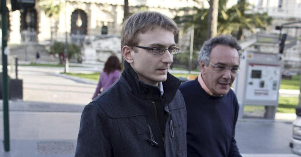 Omicidio Poggi, DI CHI &Egrave; L&rsquo;IMPRONTA DI UN PIEDE NUDO CON ALLUCE VALGO trovata sulla scena del delitto? Una traccia plantare fantasma che non appartiene ad Alberto Stasi, ai familiari di Chiara o ai soccorritori: chi altro c&rsquo;era nella villetta di Garlasco?