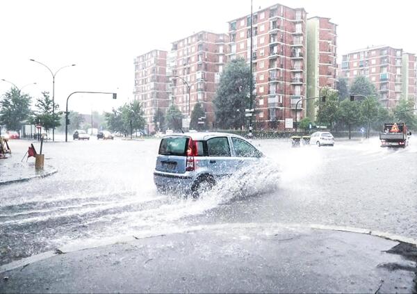 AGOSTO TOSTO. Meteo e allerta temporali, ma cos&#039;&egrave; il downburst e quanto durer&agrave; il maltempo? Ecco cosa dicono le previsioni per Nord, Centro e Sud Italia