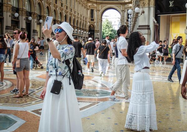 TURISMO FLOP O NO? Destra contro sinistra, albergatori contro il Viminale: danno tutti i numeri. Nella polemica dell&#039;estate ci mancavano solo i &quot;dati falsati&quot;, e non &egrave; ancora finita...