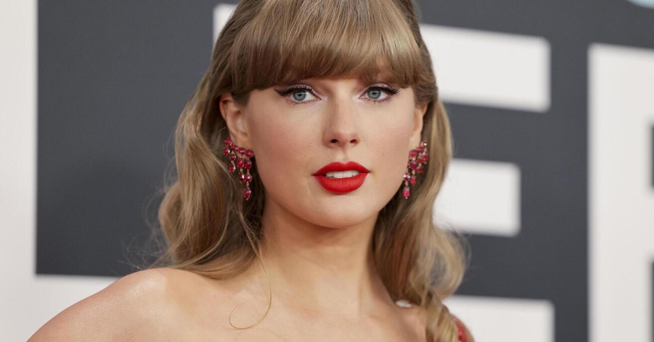 Taylor Swift e la copertina del nuovo album, Amanda Lear all&rsquo;attacco, quella volta in cui Robert De Niro si arrabbi&ograve; con Sergio Leone, e&hellip; A tutto gossip con Alessi