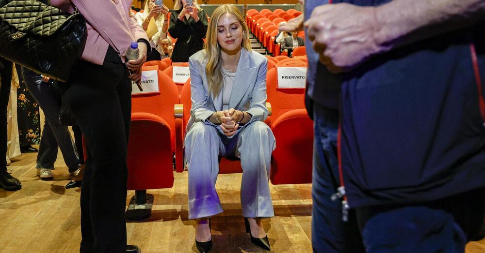 &ldquo;Io, trans e nera, ASSUNTA da Chiara Ferragni per farsi pubblicit&agrave; e LICENZIATA&rdquo;. Parla  Marayah: &ldquo;Dalla serie The Ferragnez (Amazon) a pulire i cessi&rdquo;. Le conseguenze? &ldquo;Sono tornata a prostituirmi e ho tentato il suicidio&hellip;&quot;. Un altro caso Strazzer?