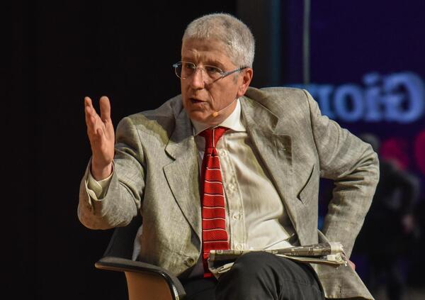 Mario Giordano choc: &quot;Per gli scienziati del Covid serve una Norimberga&quot;. E sui vaccini sostiene l&#039;infettivologo Garavelli: &quot;Tachipirina e vigile attesa? Ha aumentato la mortalit&agrave;...&quot;