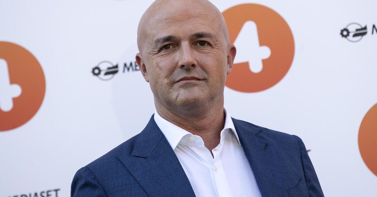 Le bombe di Nuzzi, che torna in tv con Dentro La Notizia (ma su Canale 5): &ldquo;Le carte segrete? Dal maggiordomo di Papa Ratzinger&rdquo;