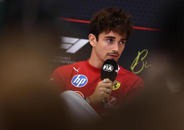Sveglia, F1 is back! A Zandvoort Leclerc spera in una sorpresa, Verstappen si arrende (ma con filosofia) mentre Russell rivela: &ldquo;Io mai in bilico, l&rsquo;incognita era il mio compagno&rdquo; 