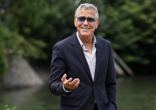Abbiamo visto Jay Kelly, il film di Noah Baumbach con Clooney alla Mostra del cinema di Venezia: ma com&rsquo;&egrave;? Ormai George lo prendiamo sul serio solo in Italia&hellip;