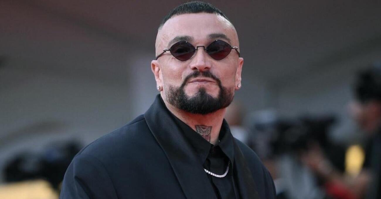 Ma ne La Grazia, il film alla Mostra del cinema di Venezia, come recita Guè? Lui con Sorrentino sembrano come Smith & Wesson perché...