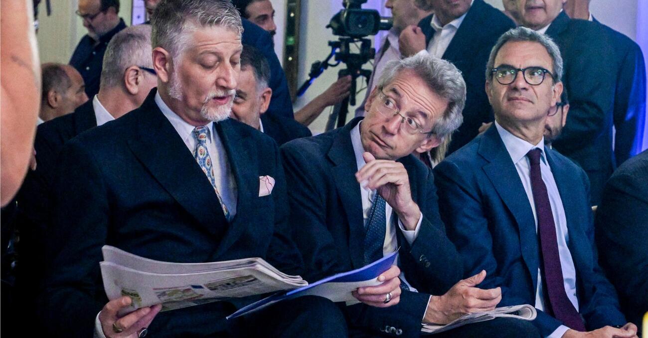 Puzza di inciucio: al Teatro San Carlo vogliono fare sovrintendente un uomo della destra e direttore artistico un uomo di Manfredi? 