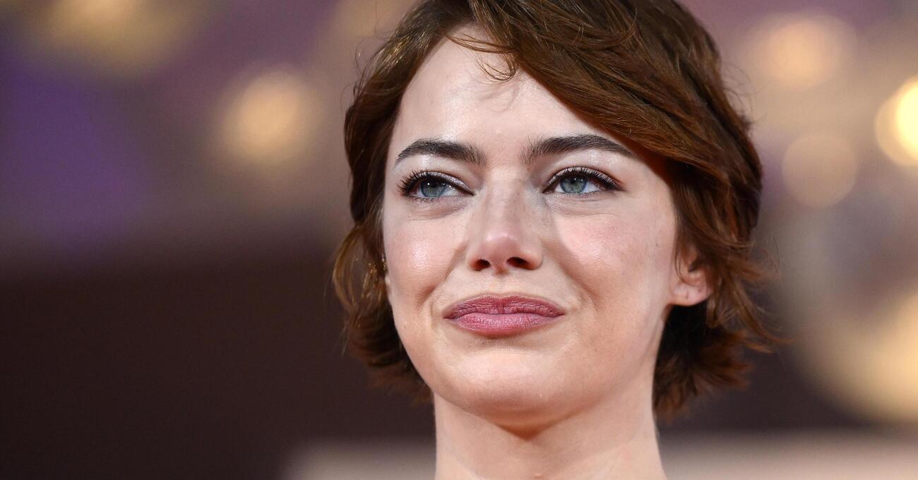 Ma l&#039;avete vista Emma Stone in Bugonia? Pare Giorgia Meloni quando fa le facce strane. No, ma uguali proprio