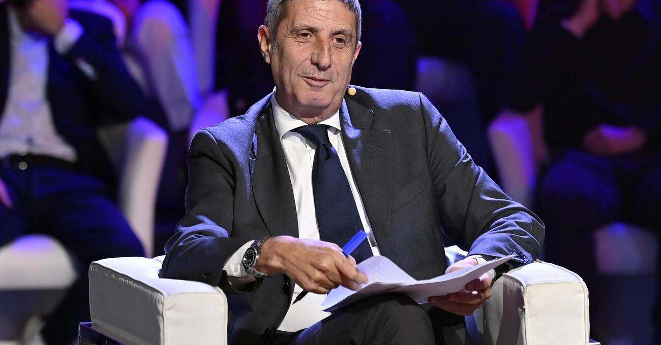 Telemeloni o Telecorea? Ma come fa il direttore del Tg1, Marco Chiocci, a fare il portavoce del Presidente del Consiglio?