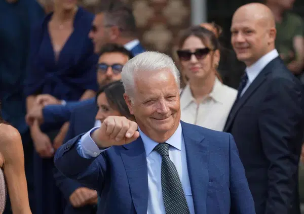 &ldquo;Il pampapato &egrave; una porcheria&rdquo;? Raspelli bacchetta Iginio Massari sul dolce storico di Ferrara: &ldquo;Se lo avessi detto del suo panettone mi avrebbe querelato&hellip;&rdquo;