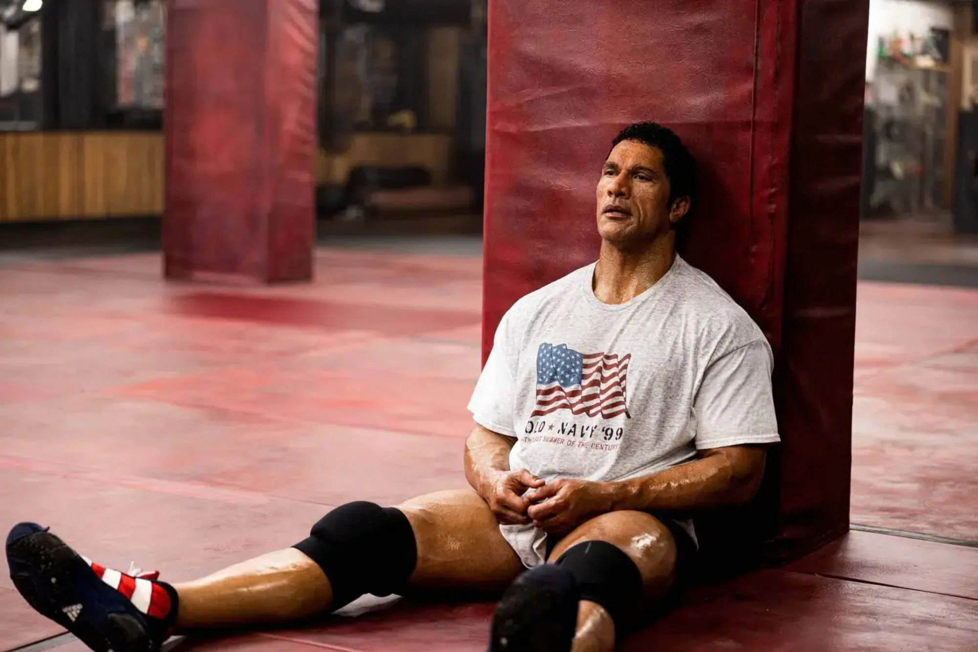 The Rock in "The Smashing Machine" di Benny Safdie alla Mostra del cinema di Venezia
