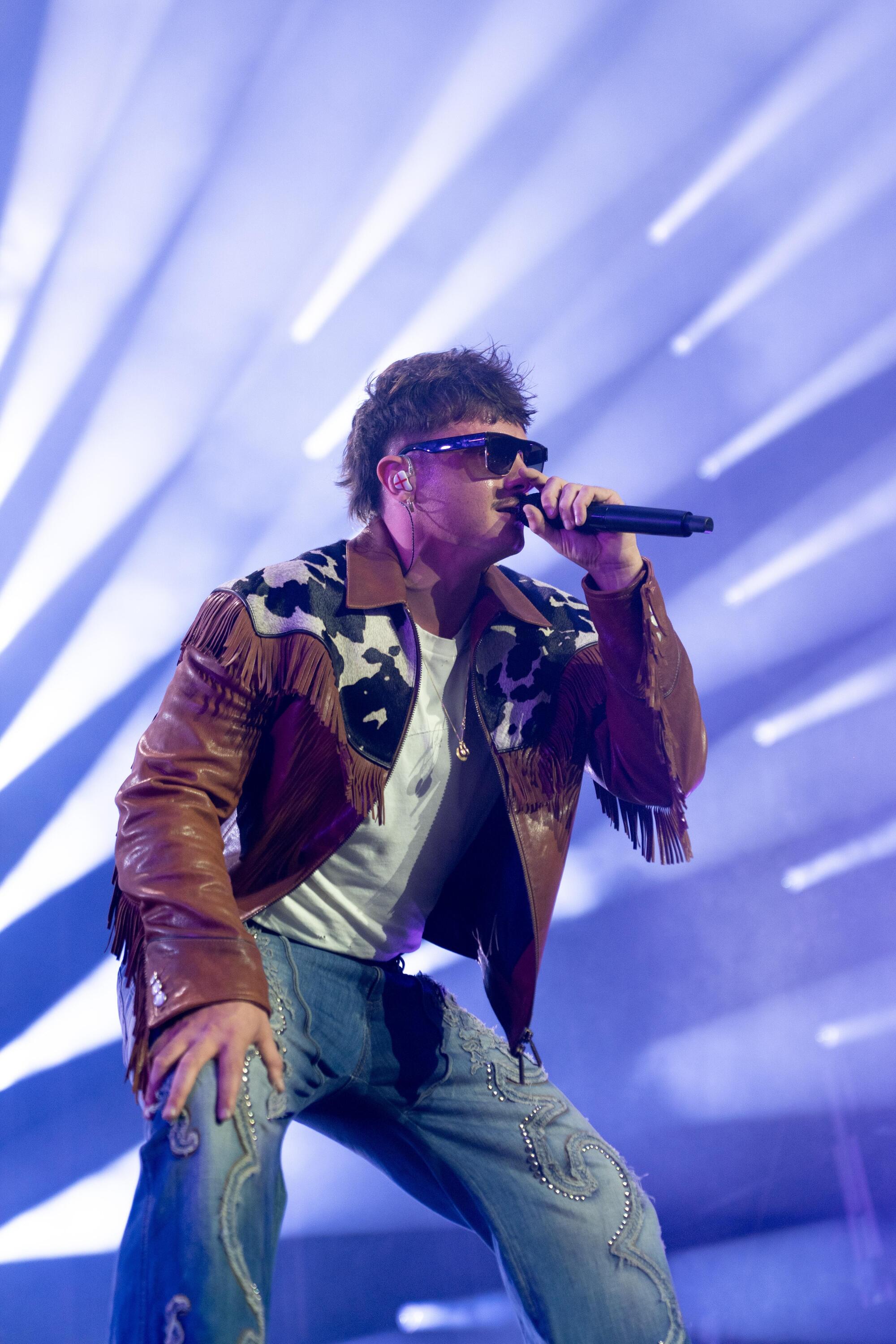 Olly al concerto dell'Ippodromo di Milano